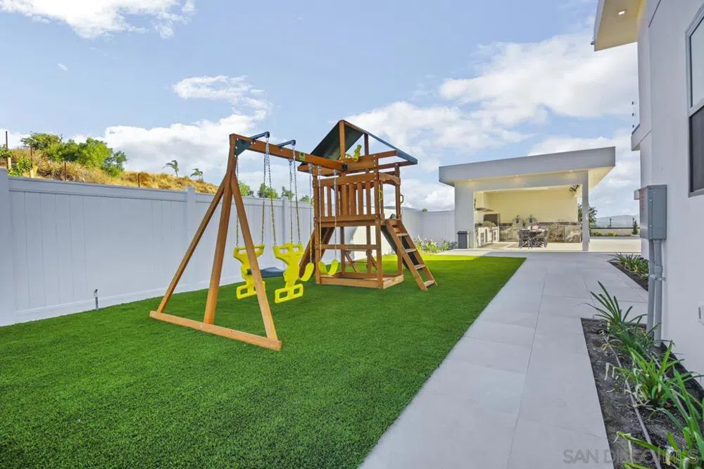 35298 Calle Campo Temecula, CA 92592