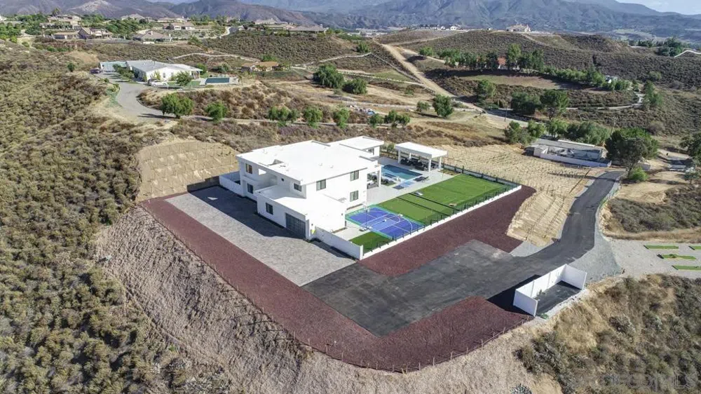 35298 Calle Campo Temecula, CA 92592