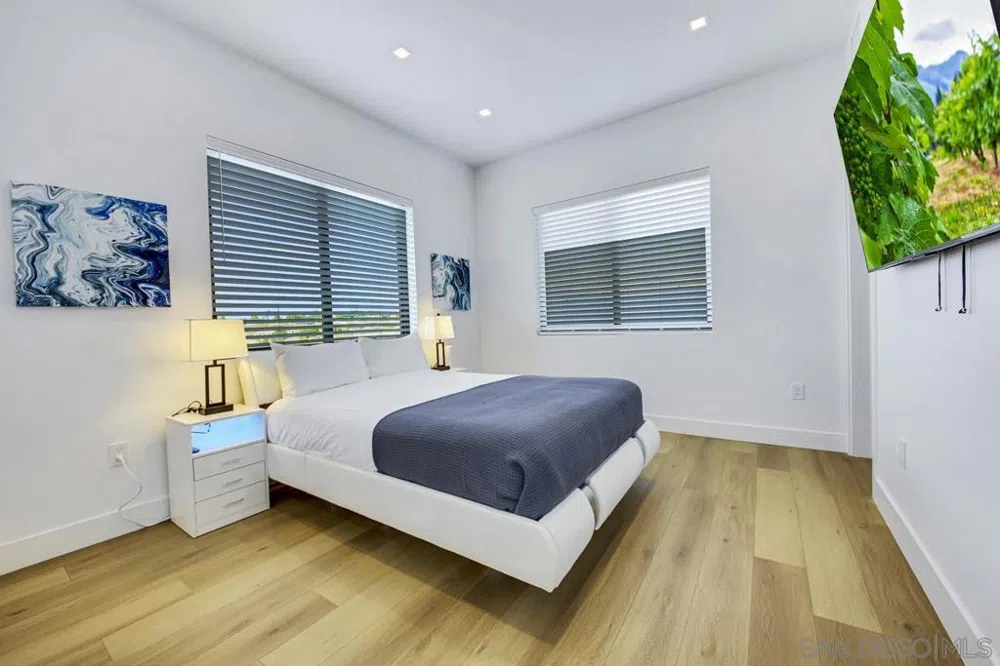 35298 Calle Campo Temecula, CA 92592