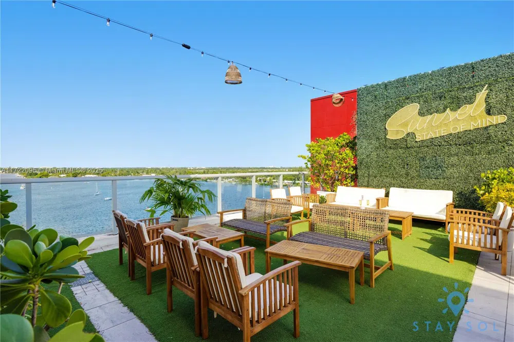 777 Ocean Dr #S228 Hollywood, FL 33019