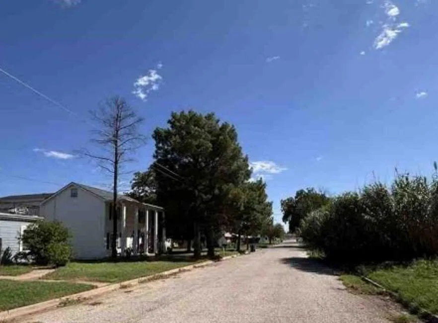 801 Thomas Street Sweetwater, TX 79556