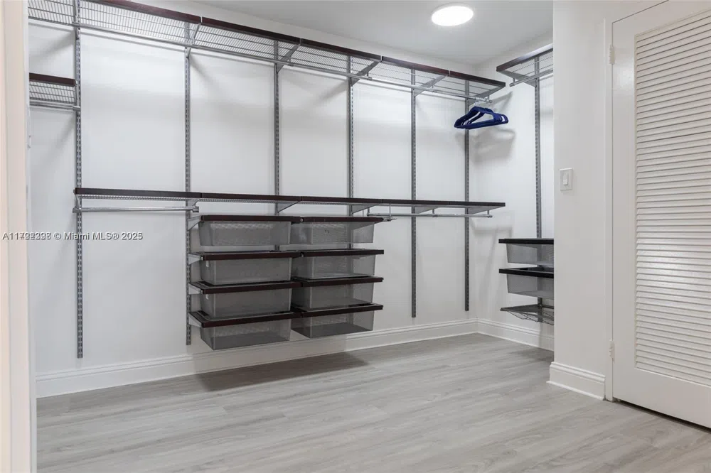 5161 Collins Ave #812 Miami Beach, FL 33140