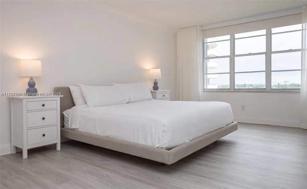 5161 Collins Ave #812 Miami Beach, FL 33140