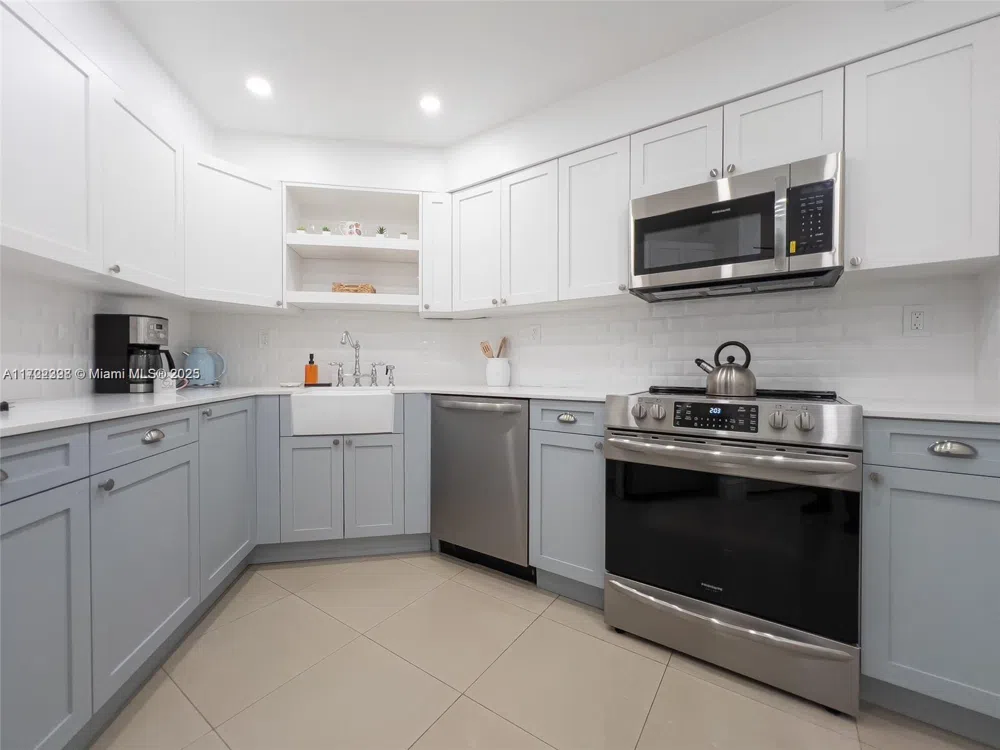 5161 Collins Ave #812 Miami Beach, FL 33140