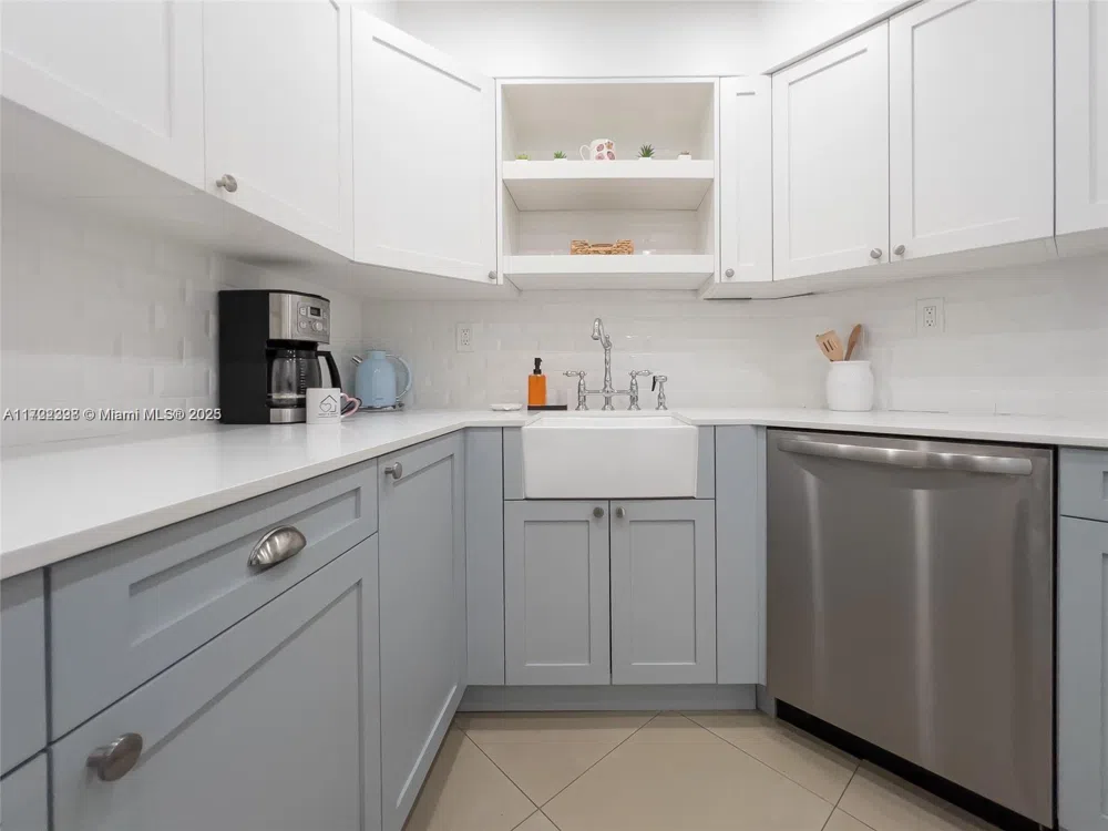 5161 Collins Ave #812 Miami Beach, FL 33140
