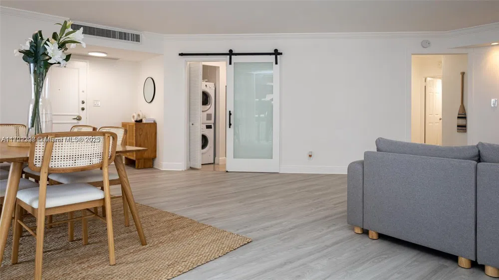 5161 Collins Ave #812 Miami Beach, FL 33140