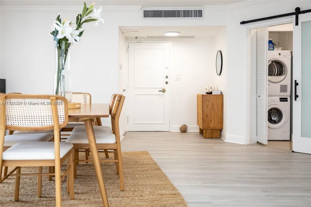 5161 Collins Ave #812 Miami Beach, FL 33140