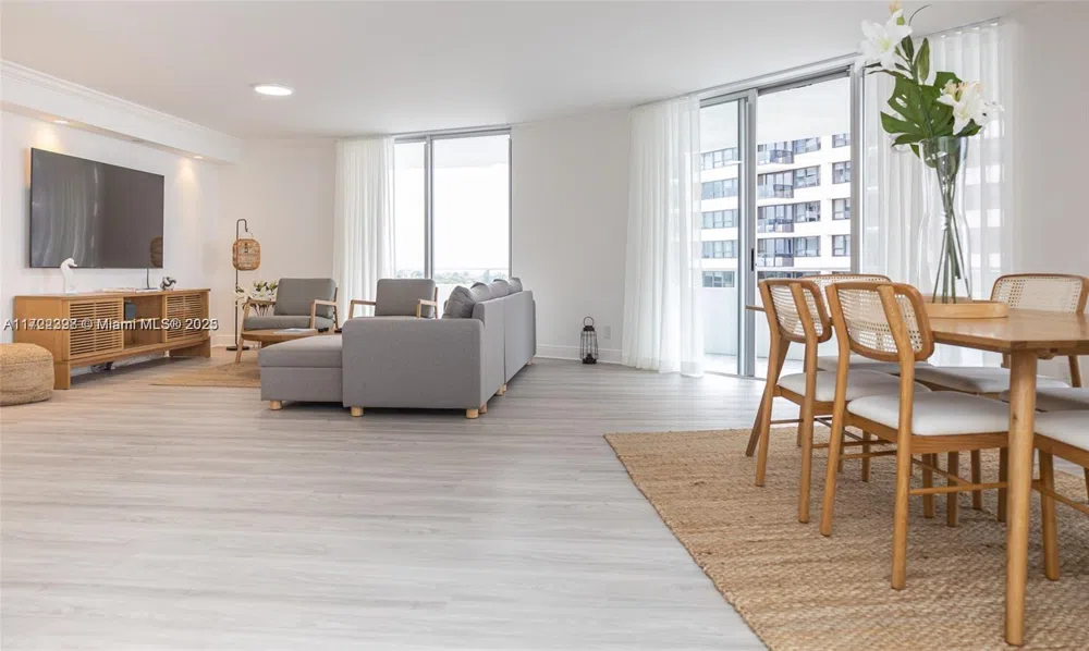 5161 Collins Ave #812 Miami Beach, FL 33140