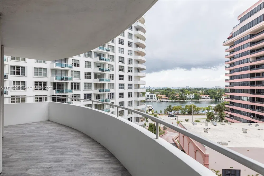 5161 Collins Ave #812 Miami Beach, FL 33140