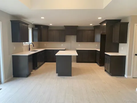 2 HOWLAND ROAD