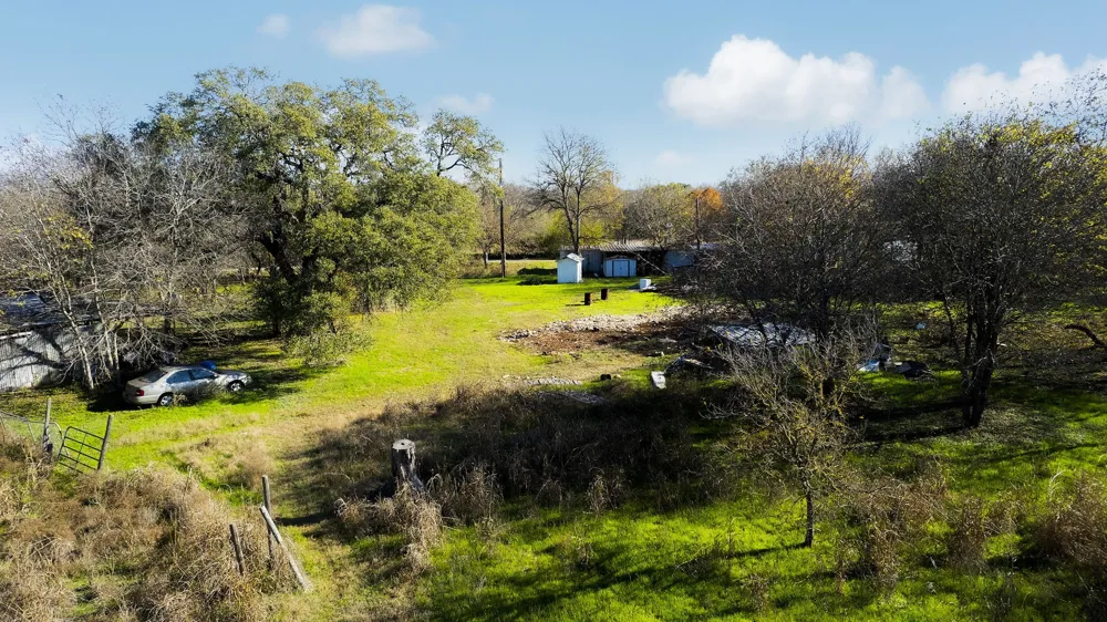 12406 Wirth Road Manchaca, TX 78652