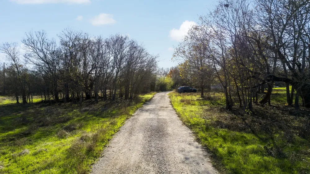 12406 Wirth Road Manchaca, TX 78652