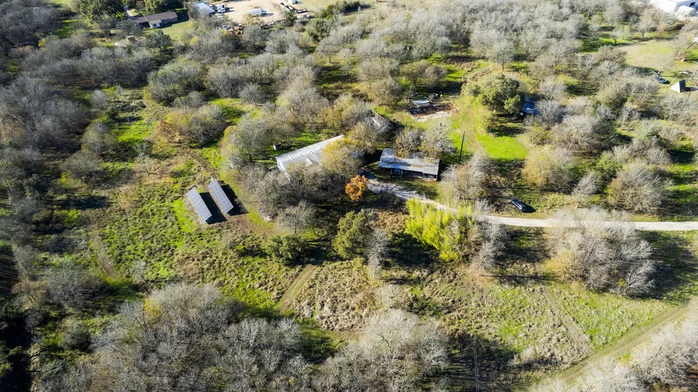 12406 Wirth Road Manchaca, TX 78652