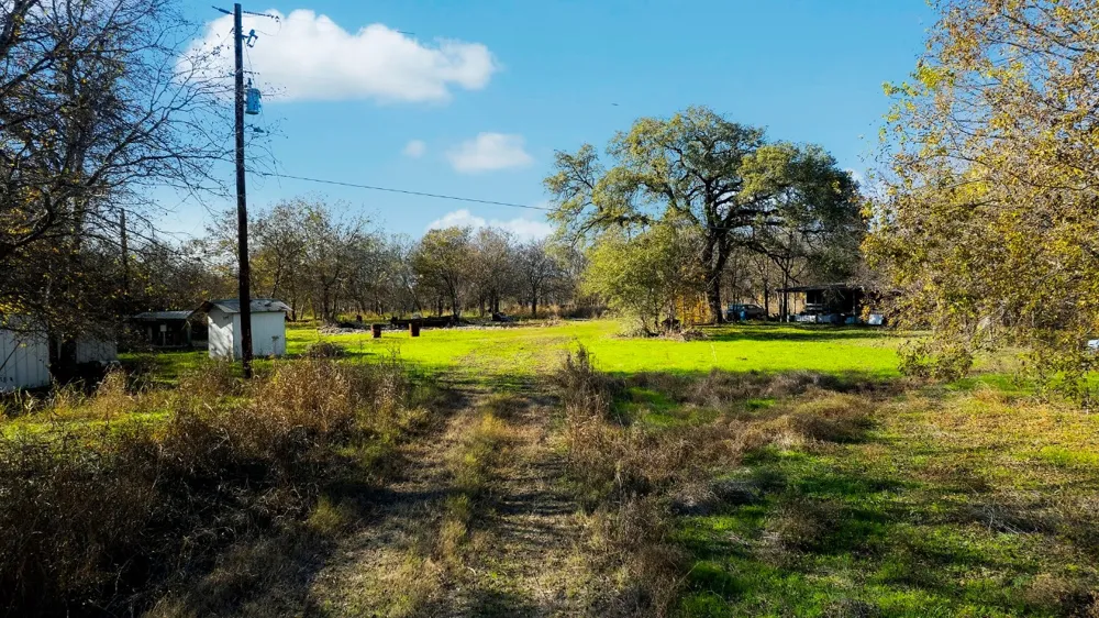 12406 Wirth Road Manchaca, TX 78652