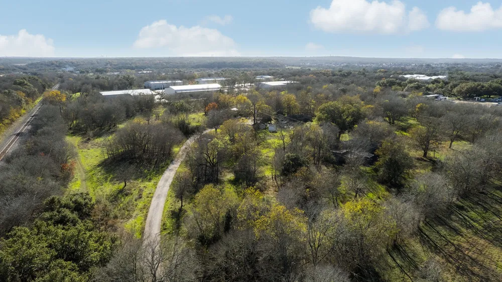 12406 Wirth Road Manchaca, TX 78652
