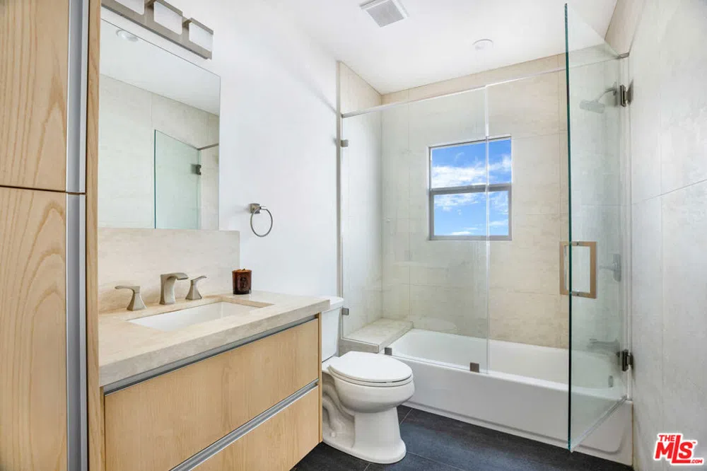 1207 GENESEE AVENUE West Hollywood, CA 90046