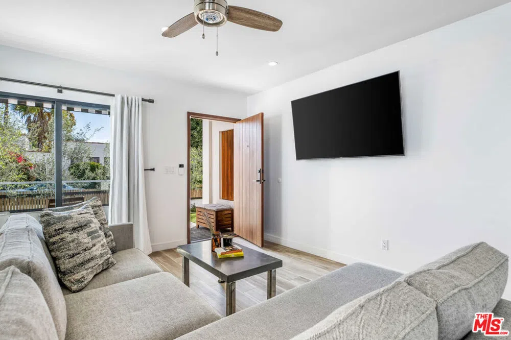 1207 GENESEE AVENUE West Hollywood, CA 90046