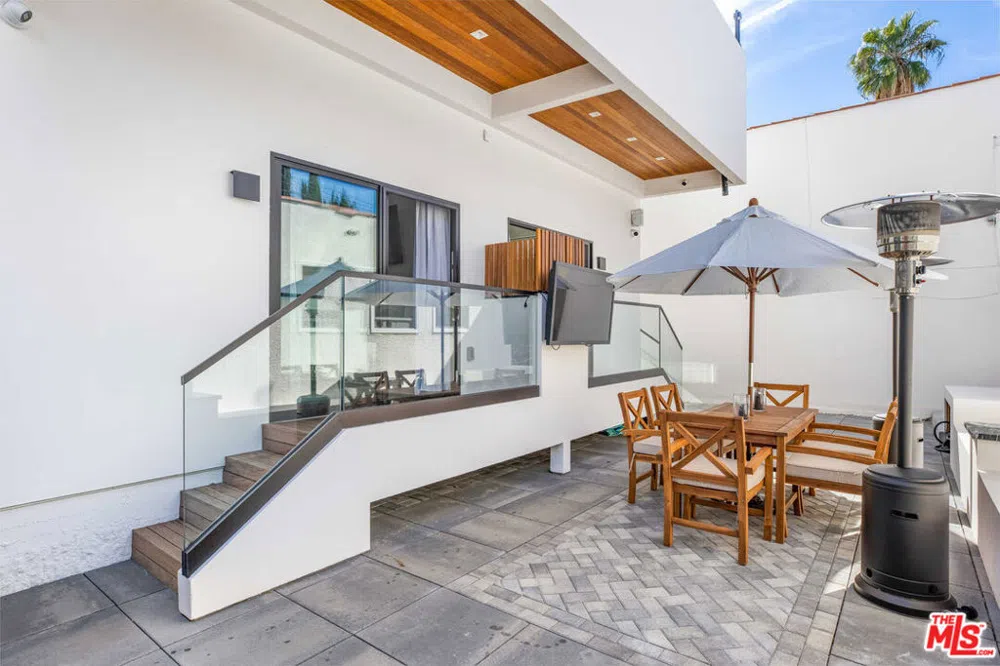 1207 GENESEE AVENUE West Hollywood, CA 90046