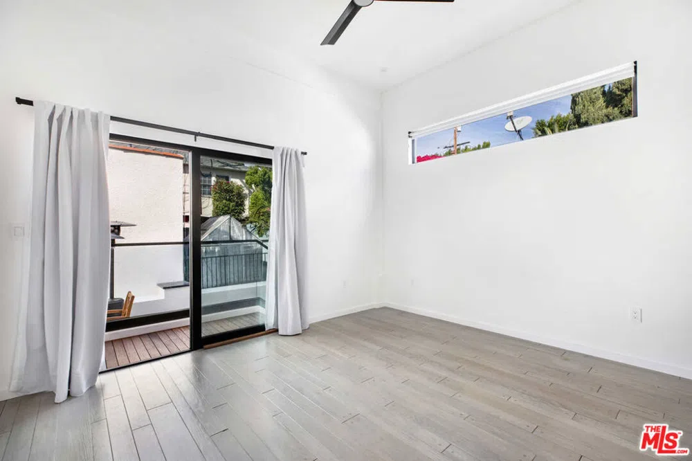 1207 GENESEE AVENUE West Hollywood, CA 90046