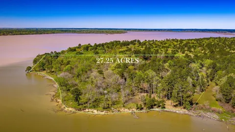 2405 Barretts Landing Road