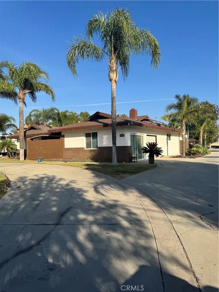 10881 Oleander Avenue Fontana, CA 92337