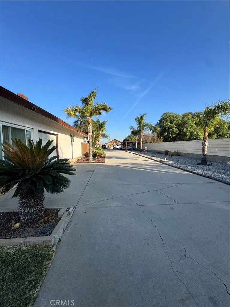 10881 Oleander Avenue Fontana, CA 92337