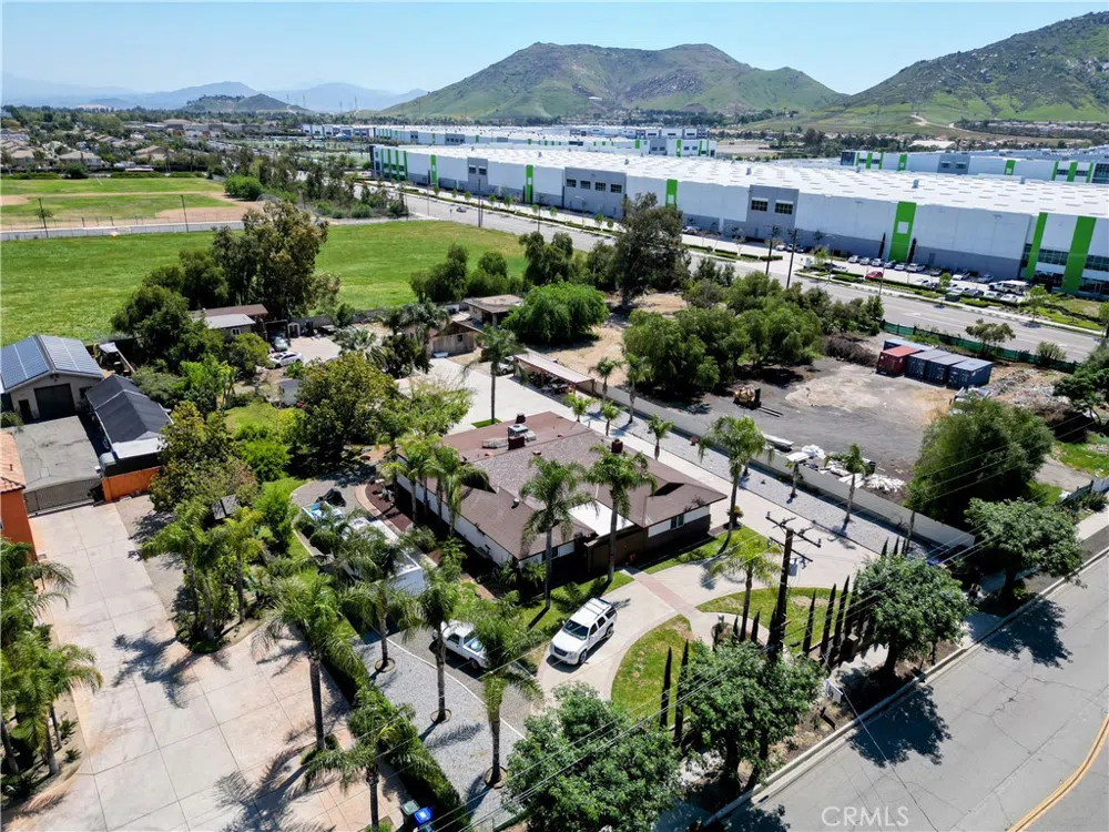10881 Oleander Avenue Fontana, CA 92337