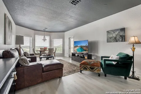 20 Tapatio Dr E Unit 203