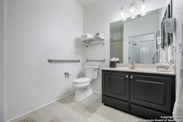 20 Tapatio Dr E Unit 203 Boerne, TX 78006