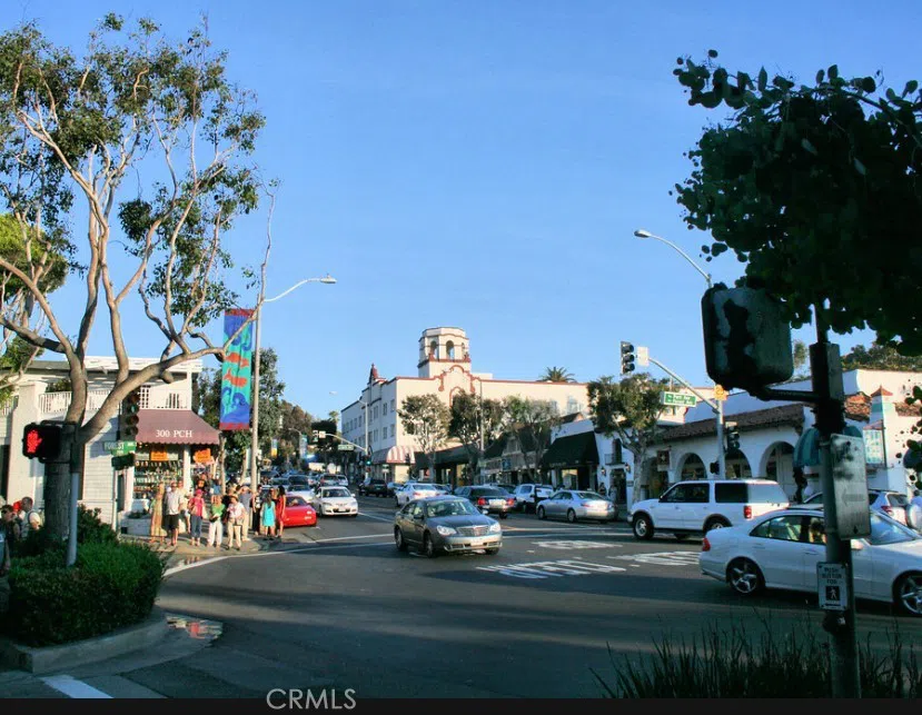 1594 Via Capri #1 Laguna Beach, CA 92651