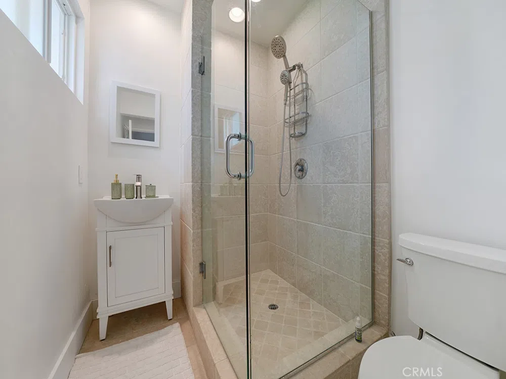 1594 Via Capri #1 Laguna Beach, CA 92651