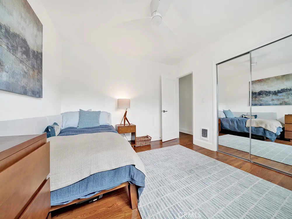 1594 Via Capri #1 Laguna Beach, CA 92651