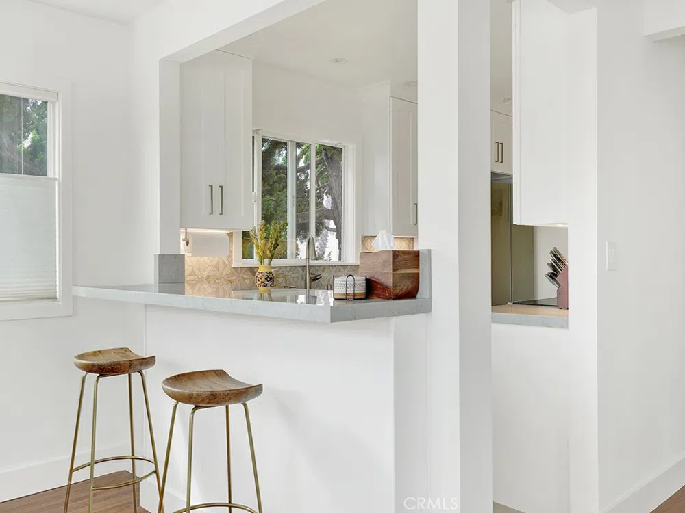 1594 Via Capri #1 Laguna Beach, CA 92651