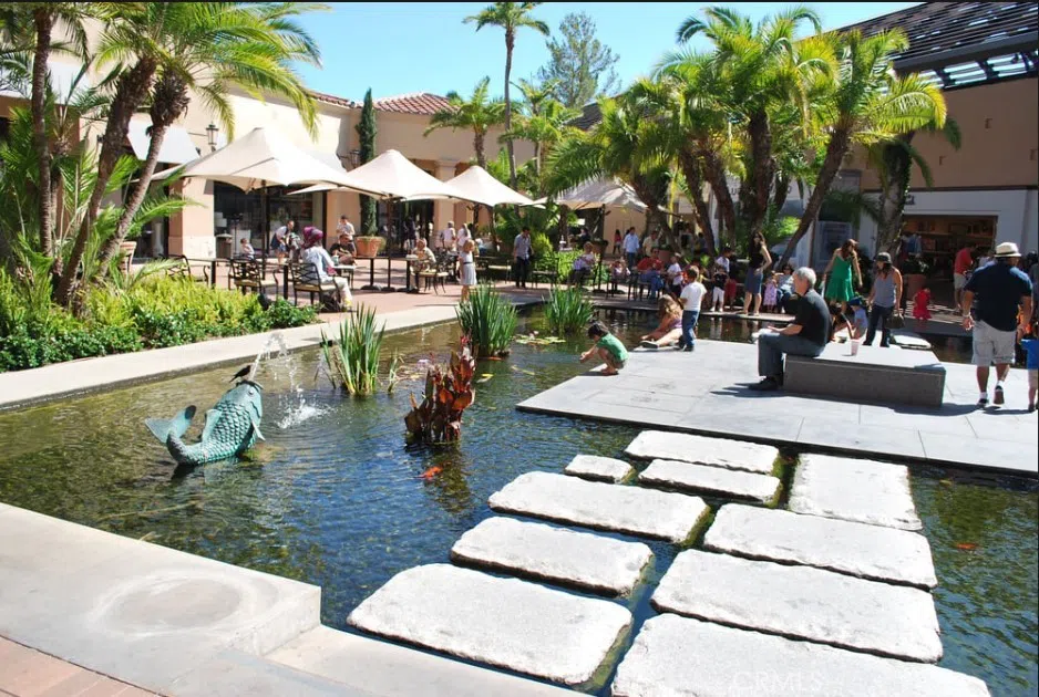 1594 Via Capri #1 Laguna Beach, CA 92651