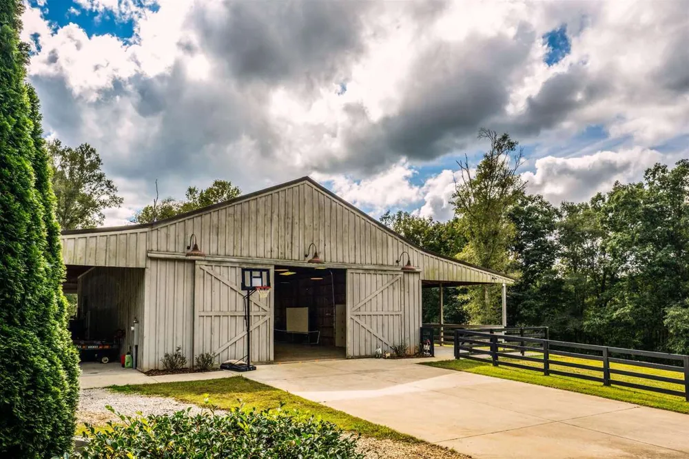 183 Madden RD Bowdon, GA 30108