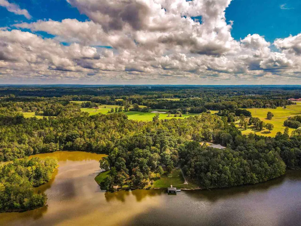 183 Madden RD Bowdon, GA 30108