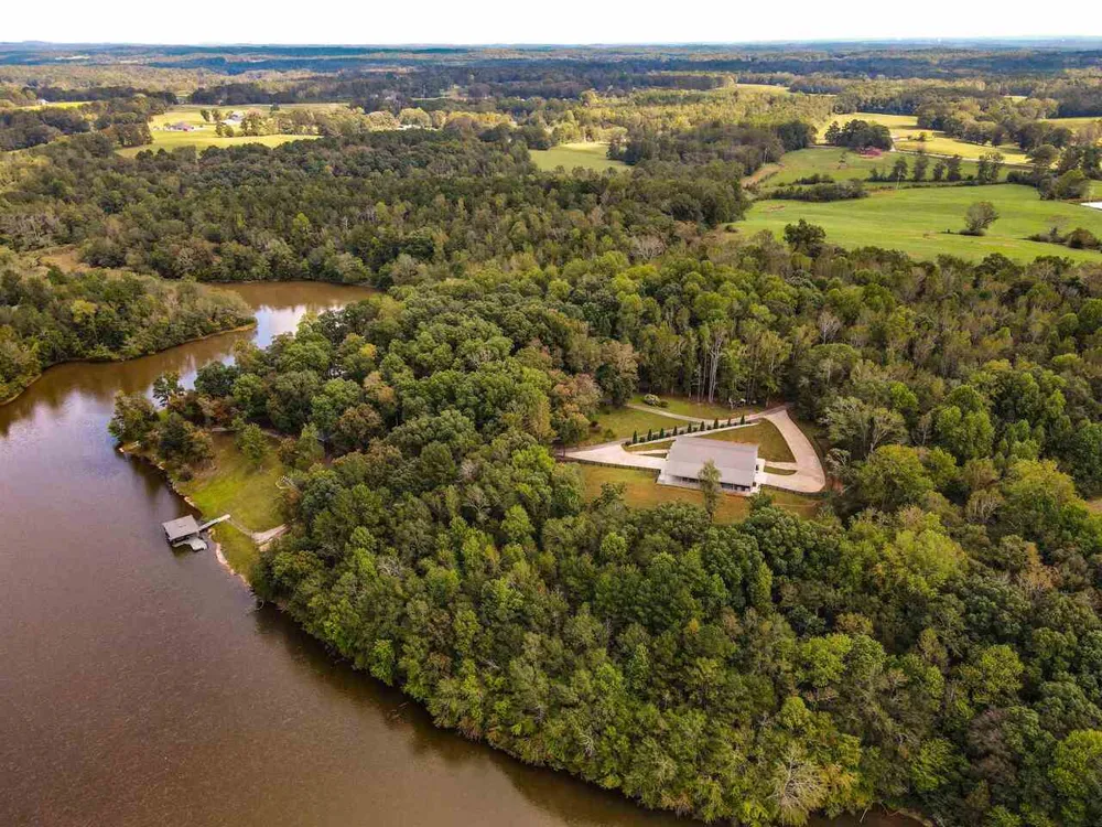 183 Madden RD Bowdon, GA 30108