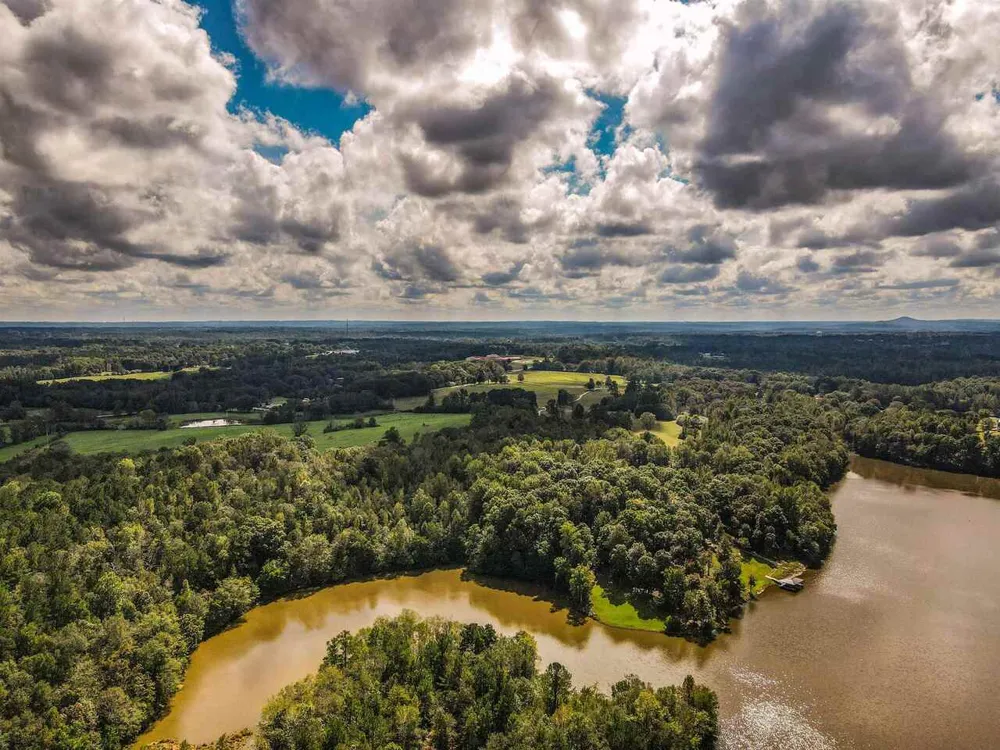 183 Madden RD Bowdon, GA 30108