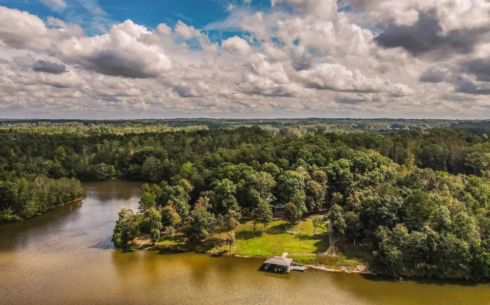 183 Madden RD Bowdon, GA 30108
