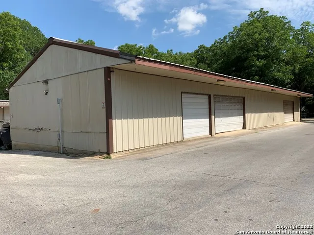 7320 New Sulphur Springs Rd San Antonio, TX 78263