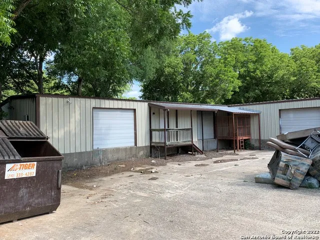 7320 New Sulphur Springs Rd San Antonio, TX 78263