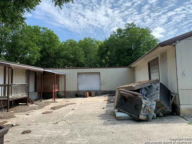 7320 New Sulphur Springs Rd San Antonio, TX 78263