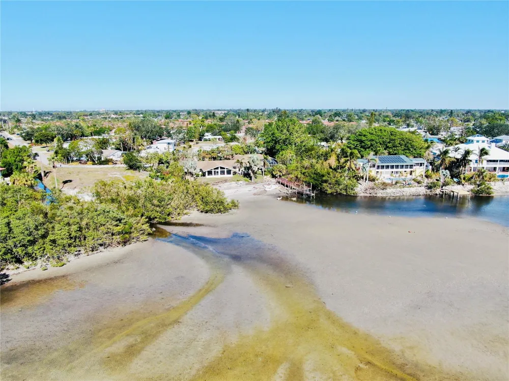 6649 RENSSALAER DRIVE Bradenton, FL 34207