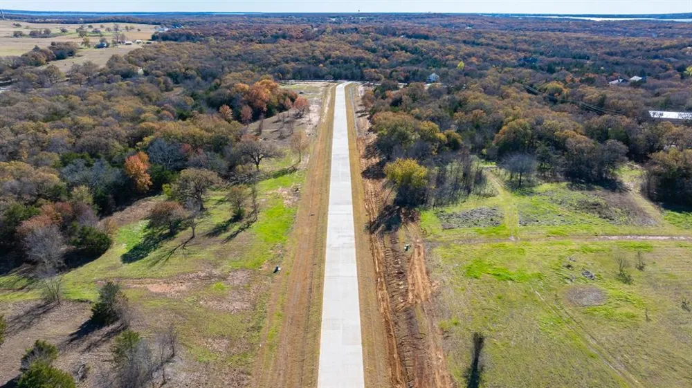 16 Shady Oak Lane Valley View, TX 76272