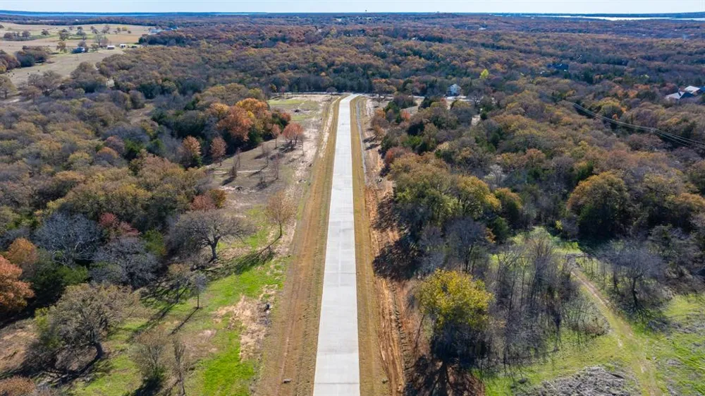 16 Shady Oak Lane Valley View, TX 76272