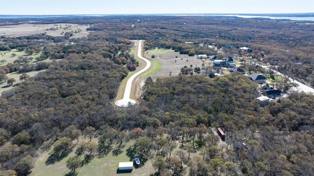 16 Shady Oak Lane Valley View, TX 76272