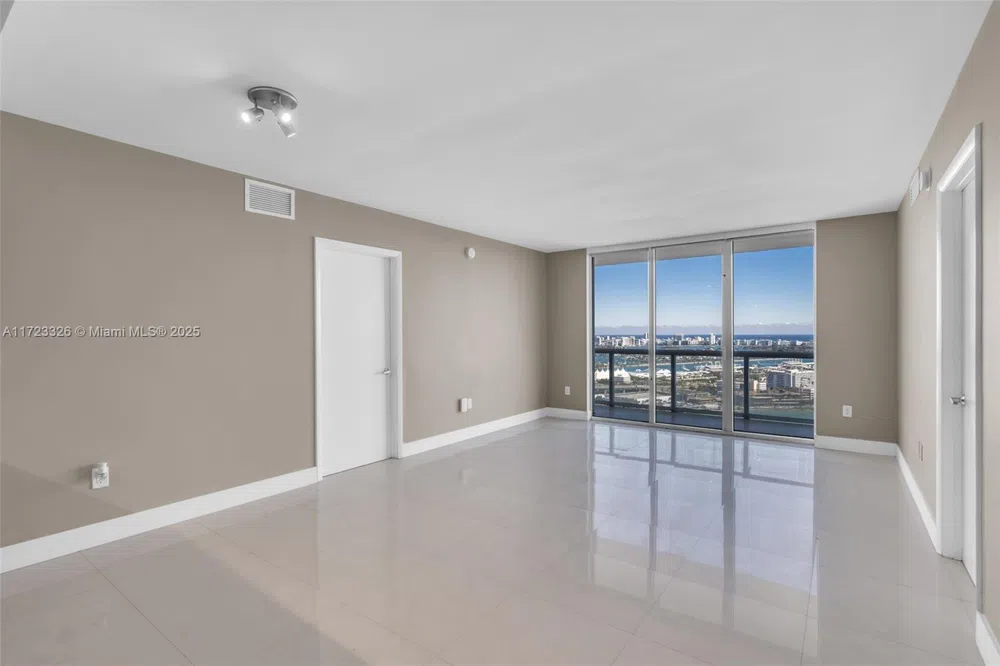 50 Biscayne Blvd #4208 Miami, FL 33132