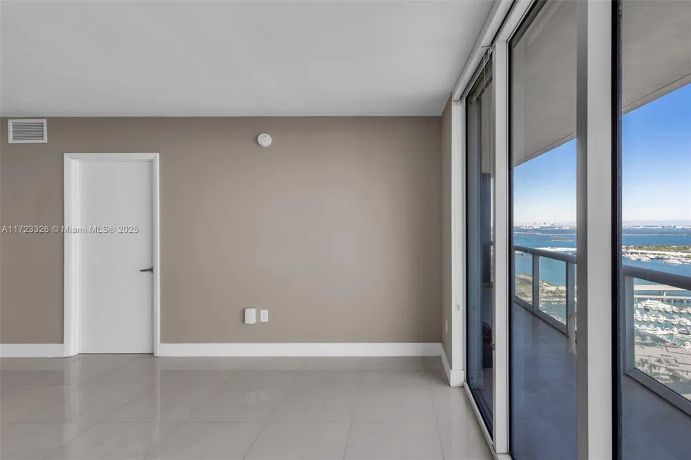 50 Biscayne Blvd #4208 Miami, FL 33132