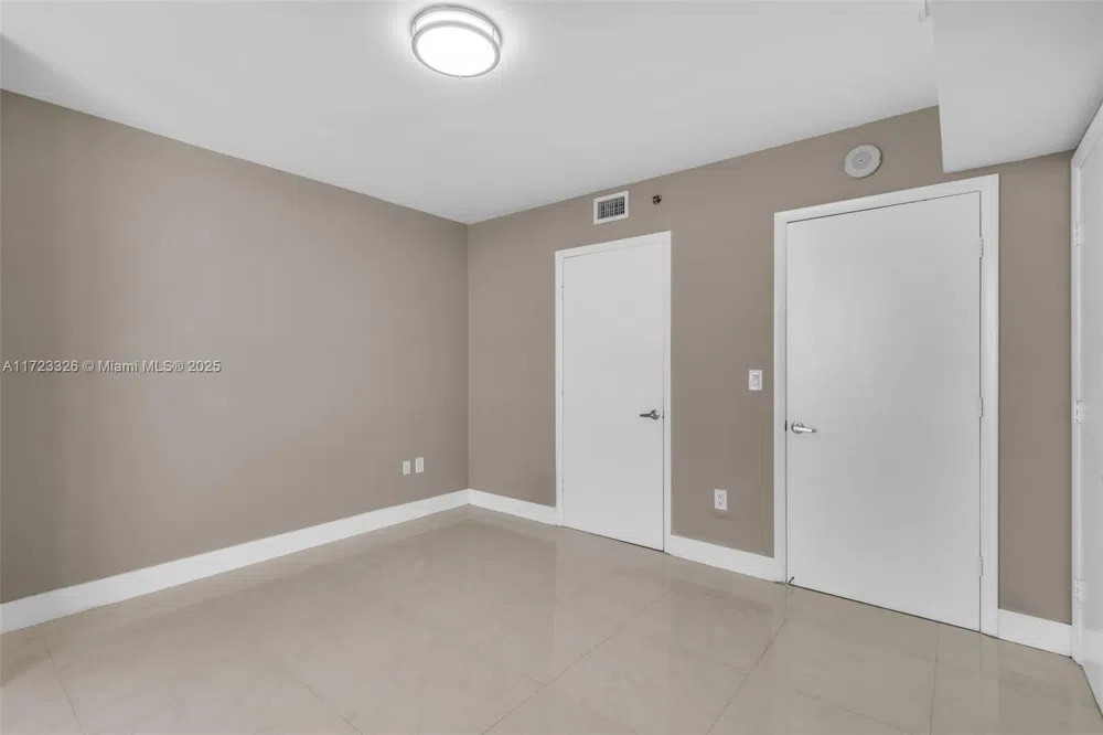 50 Biscayne Blvd #4208 Miami, FL 33132
