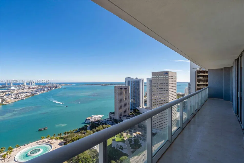 50 Biscayne Blvd #4208 Miami, FL 33132